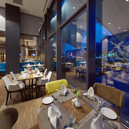 诺富特科尼亚酒店 5*