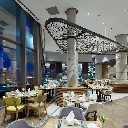 诺富特科尼亚酒店 5*